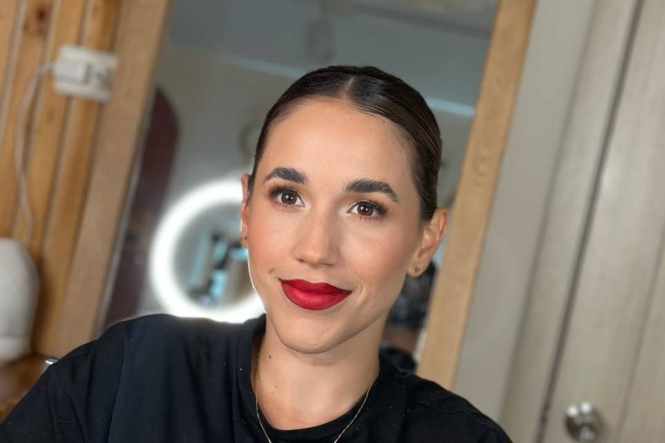 Make up con labios rojos