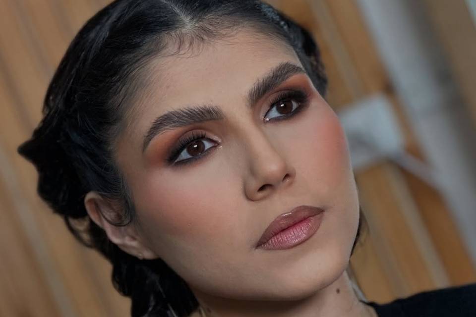 Maquillaje en tonos tierra