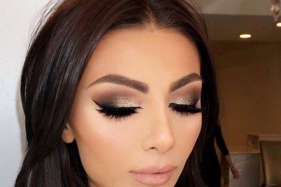 Maquillaje social con cabello suelto