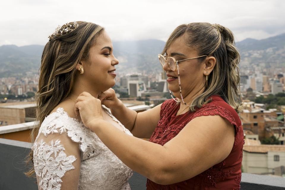 La novia y su madre
