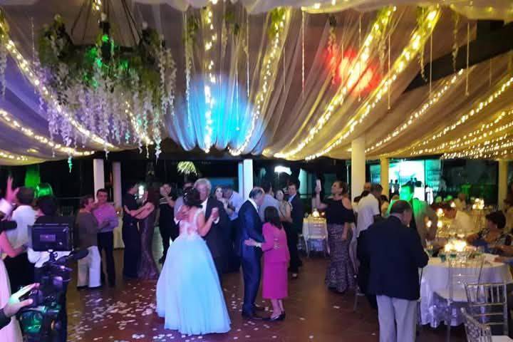 Baile y mas baile