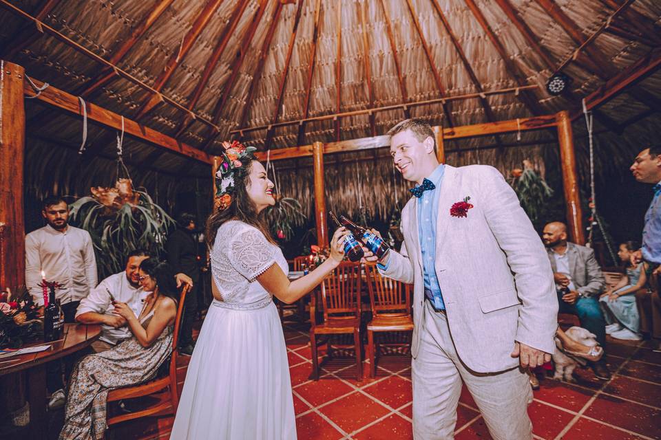 Novios bailando