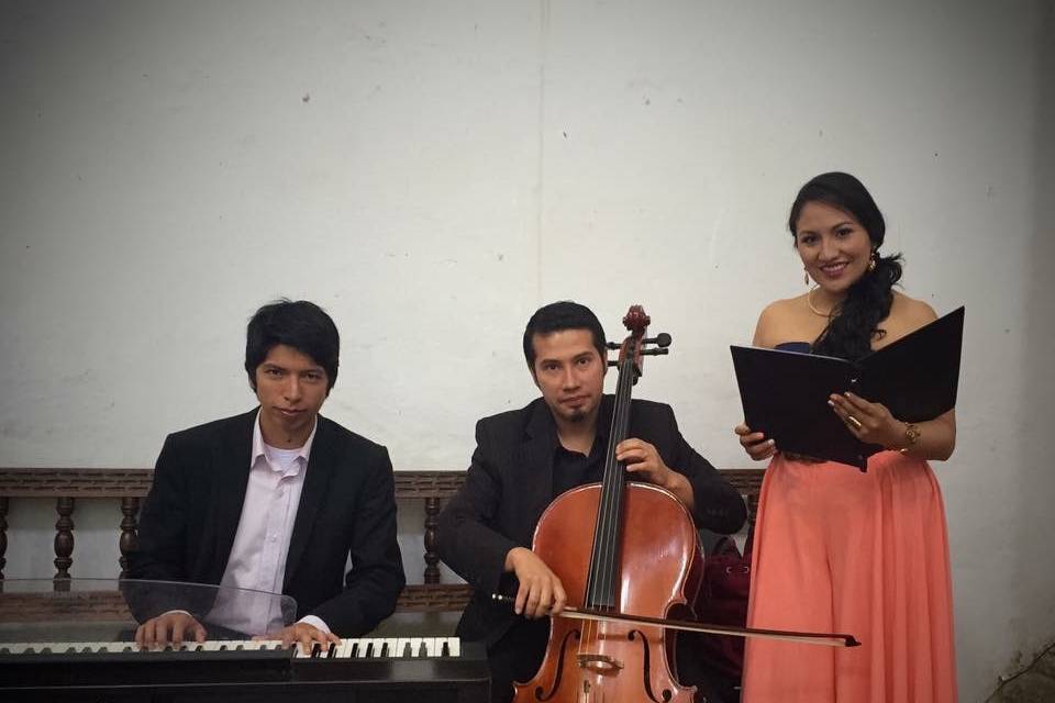 Misa con voz, piano y cello