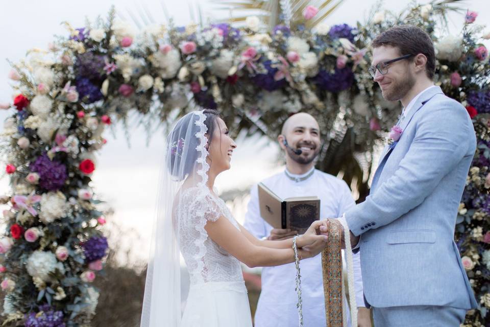 Nes Oficiante de Bodas Espirituales y Simbólicas