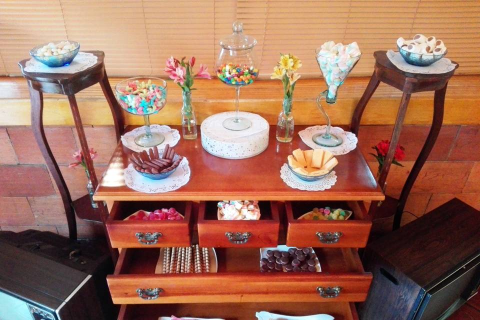 Mesa de dulces vintage