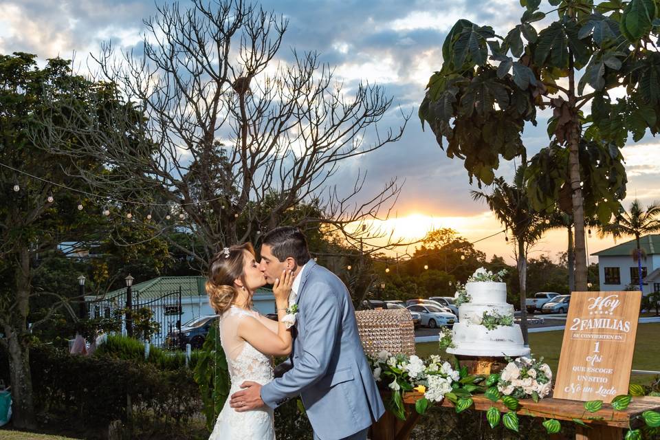 Alejandra & Juan - Raw360