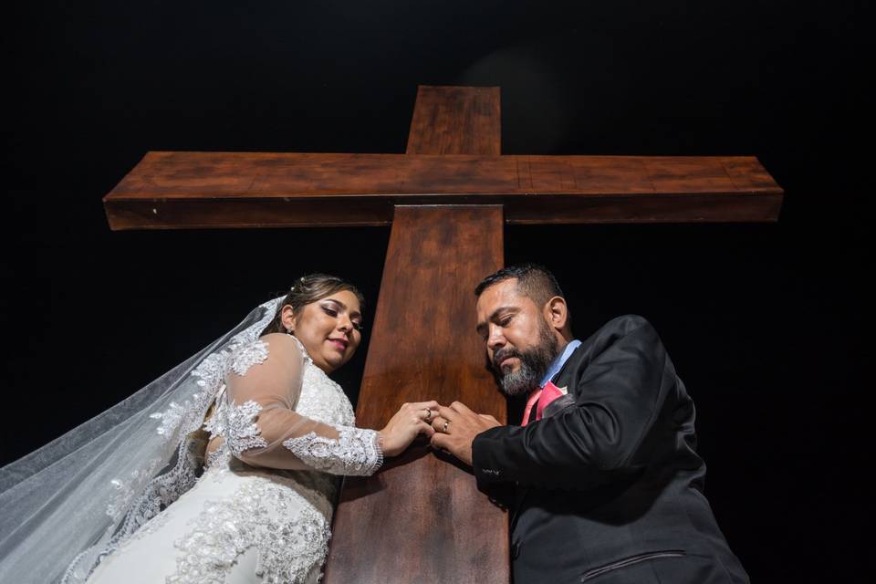 Diana & Robinson - Raw360