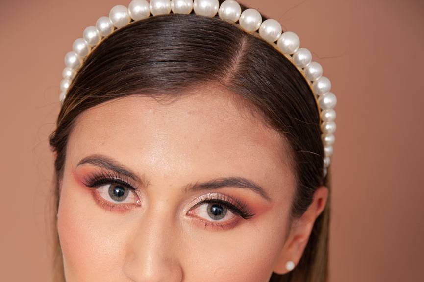 Maquillaje clásico para novia