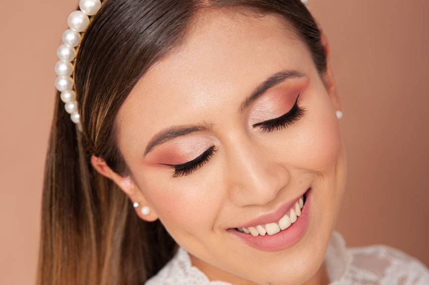 Maquillaje clásico para novia