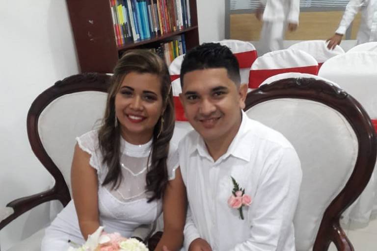 Novios felices