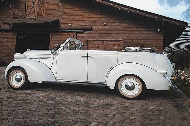 Convertible Plymouth 1937