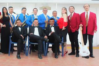 Los Tropicales Orquesta Show