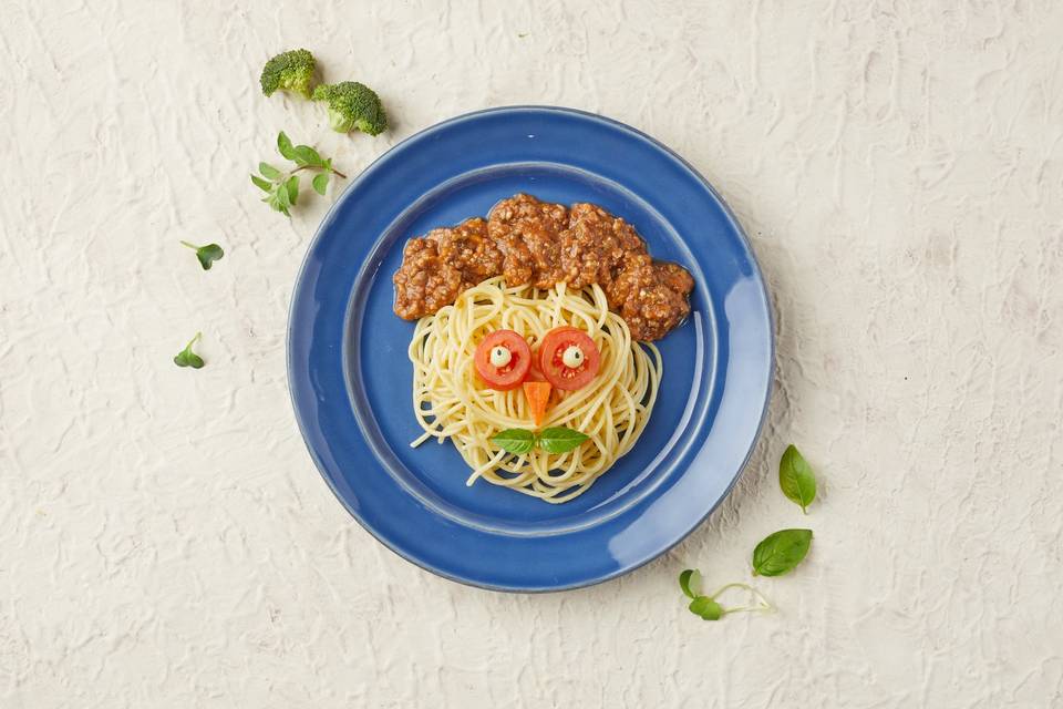 Menú infantil pasta boloñesa