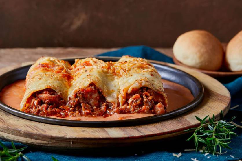 Canelones boloñesa y tocineta