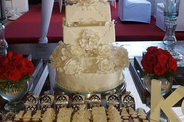 Luxur Cakes