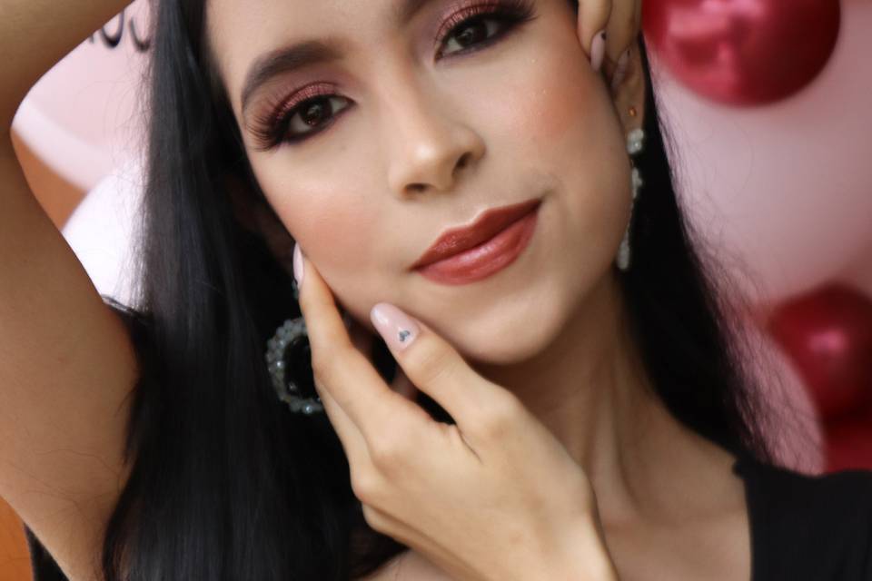 Laura Puente Makeup