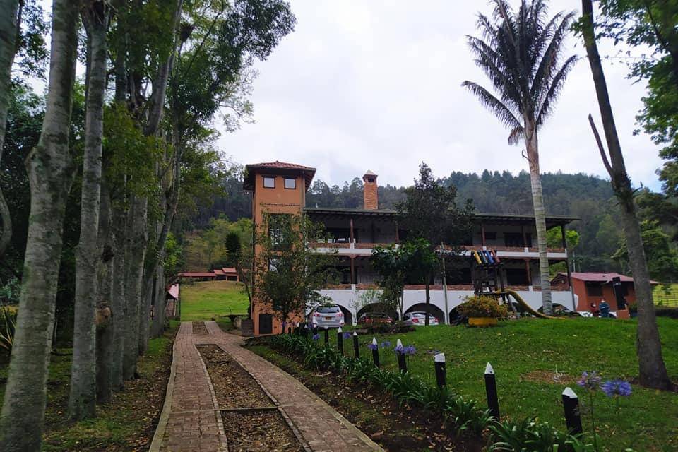 Hospedaje