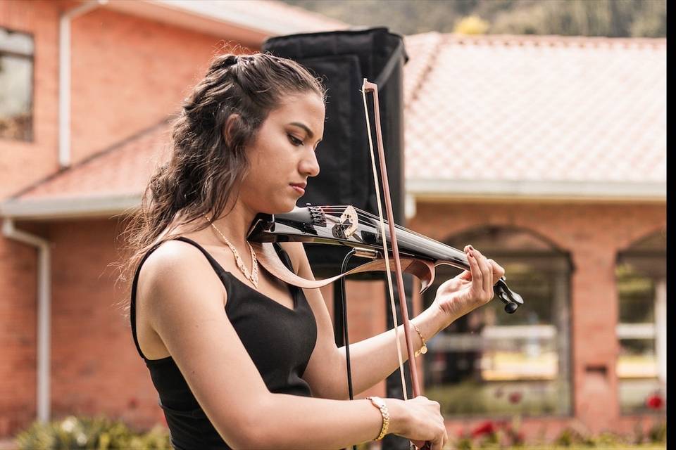 Violinista cristiana Bogota