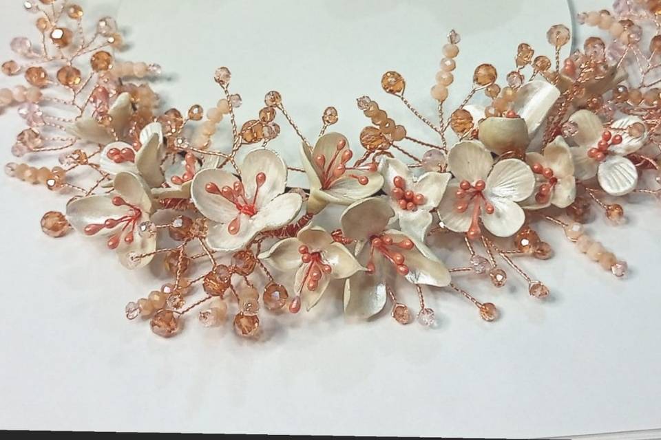 Tocado de flores porcelanicron