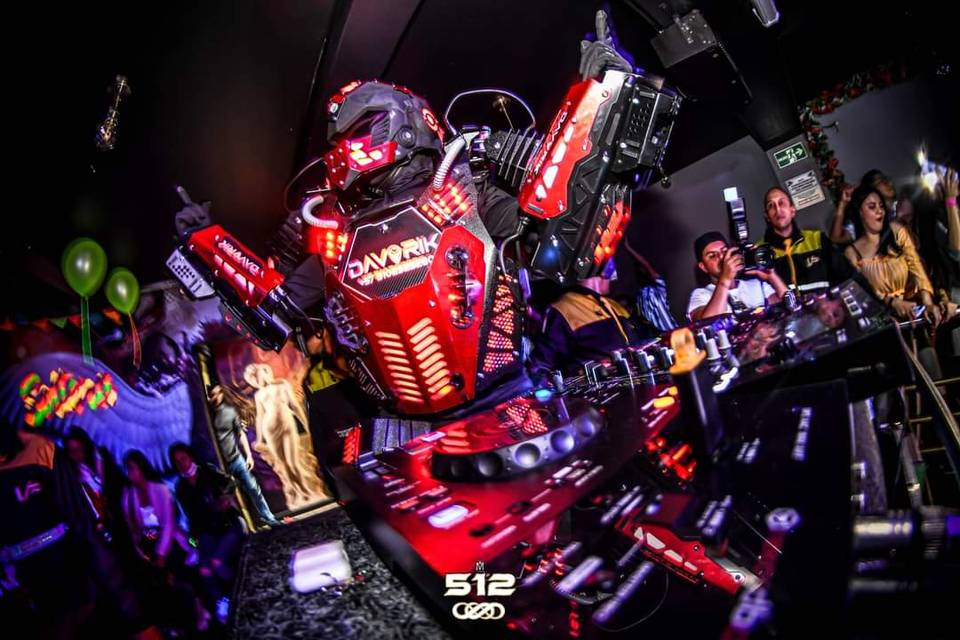 Davorik Robot DJ