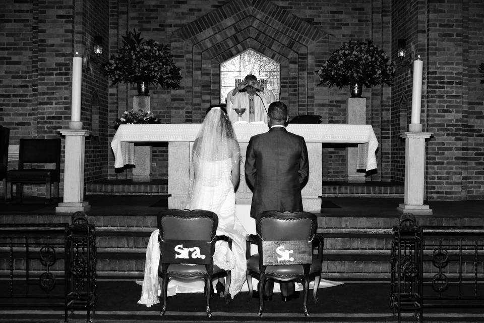Sr and sra en altar