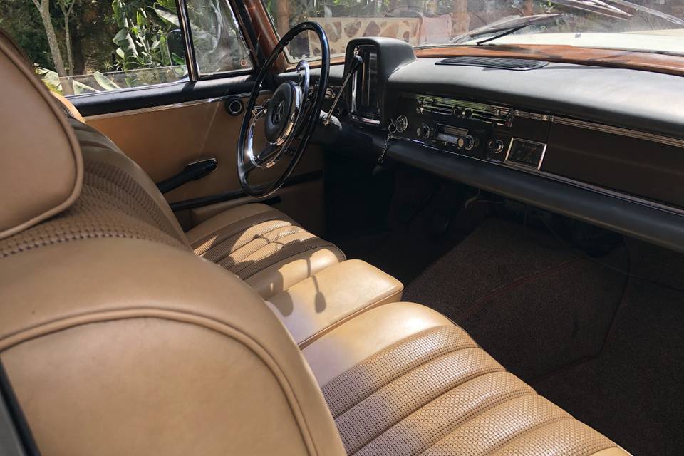 Interior Mercedes  220 S 1964