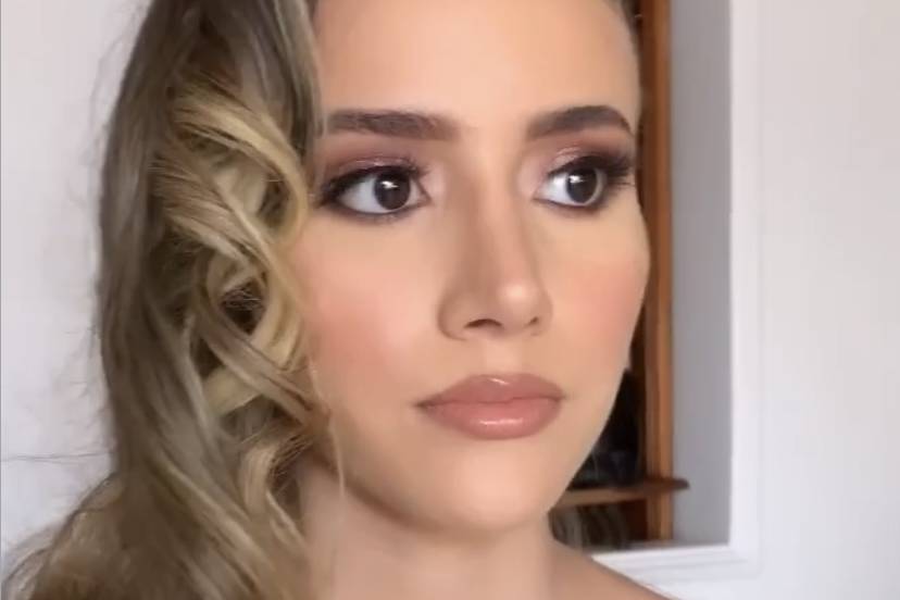 María Cure Makeup