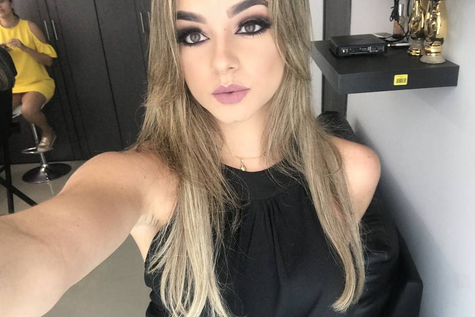 María Cure Makeup