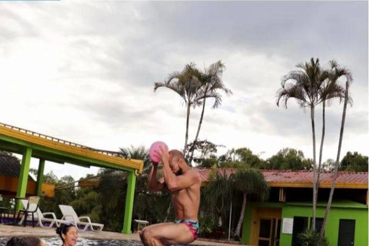 Piscina para los invitados