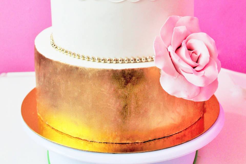 Torta boda rosa con dorado