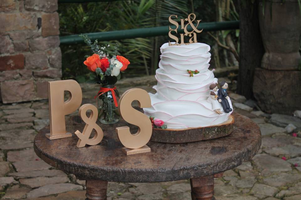Hermosa torta de matrimonio