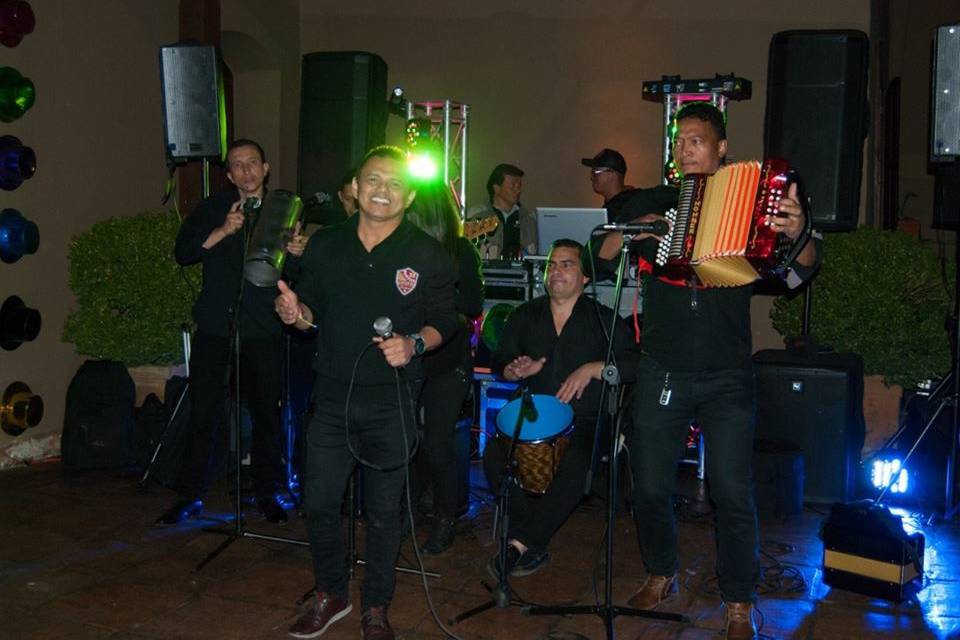 Los Únicos del Vallenato